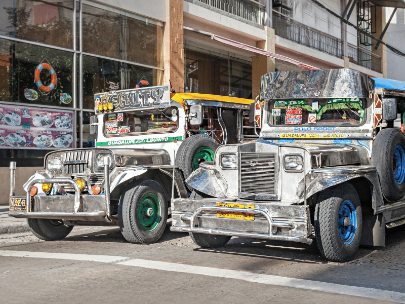 Jeepneys a Fülöp-szigeteken_-minimag