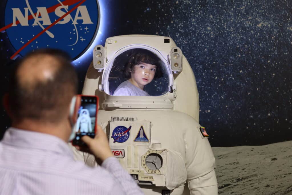 LIFE IN SPACE kiállítás