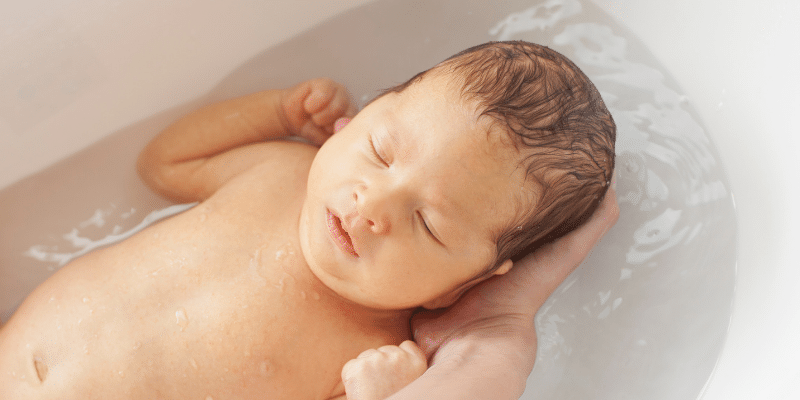 A baba első éve – babakelengye lista minimag furdetes