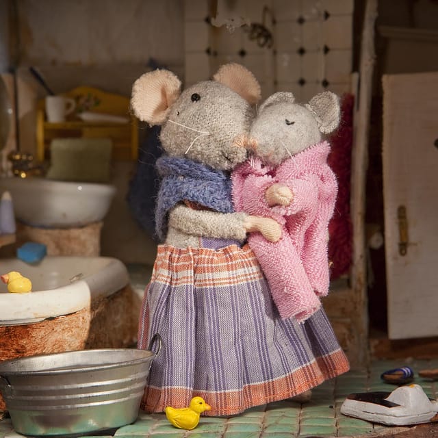 Egértanya | Róza, az egér anyuka | Plüss egér figura