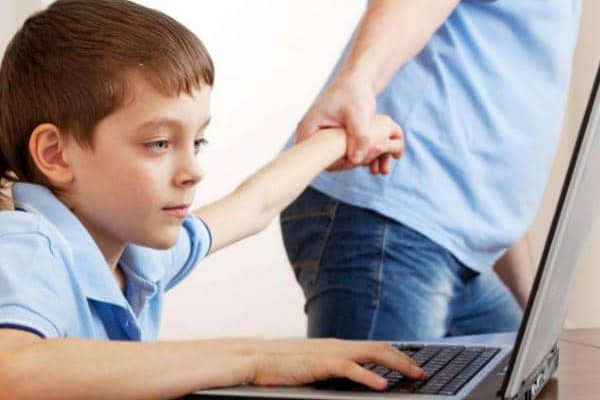 Internetfüggőség gyerekeknél