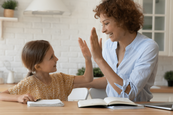 Hogyan dicsérd a gyermeked?