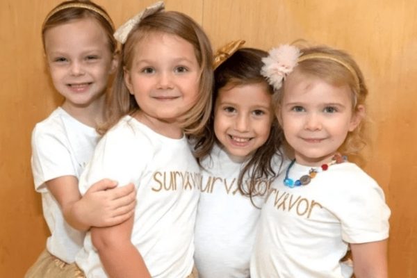 Ez a négy kislány együtt győzte le a rákot – most újra találkoztak egy fotó kedvéért
