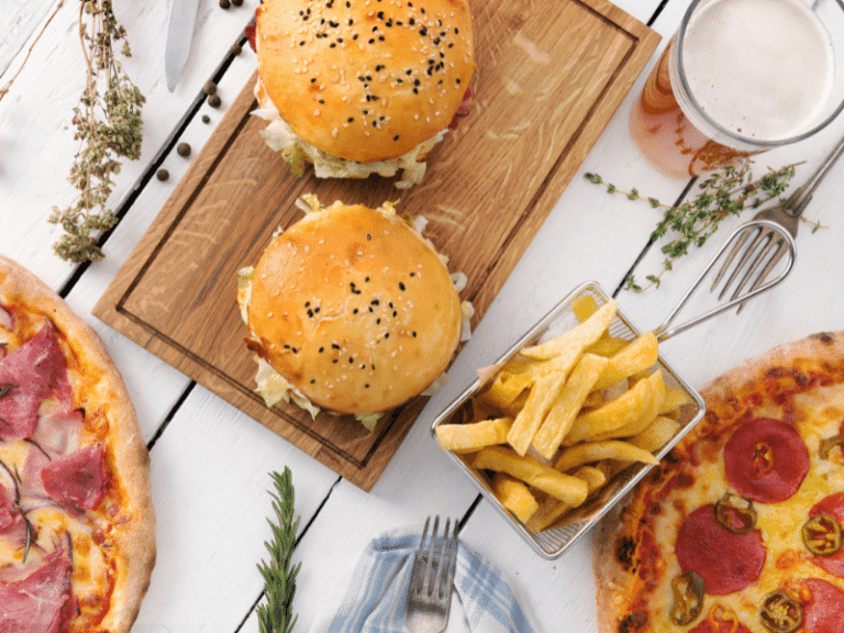 A hamburger és a pizza.