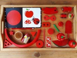 Montessori színtanulós tálca | piros hét