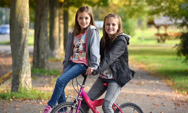 Gyerekkel kétkeréken: kerékpáros tippek kezdőknek és haladóknak