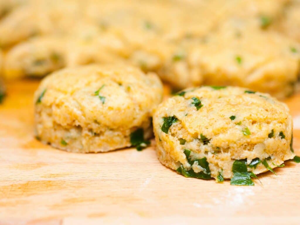 medvehagymás pogácsa